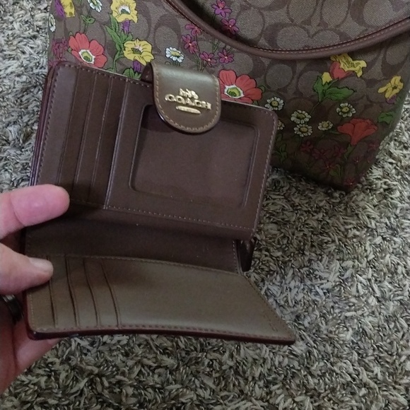 Coach Purse with wallet - Picture 7 of 8